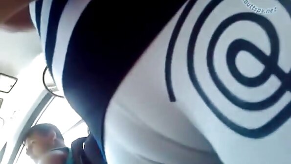 LaSirena69 mengguncang film boxep belakang di depan Donnie Cabo untuk menggoda pria